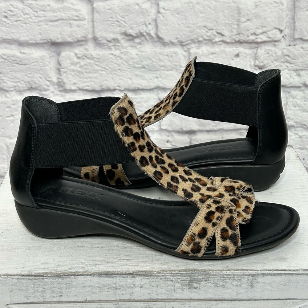 THE FLEXX Band Together Leopard Print Zcow Hair T-Strap Sandals - Picture 9 of 14